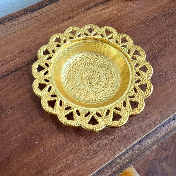 Plato de Metal Dorado - Imagen 2