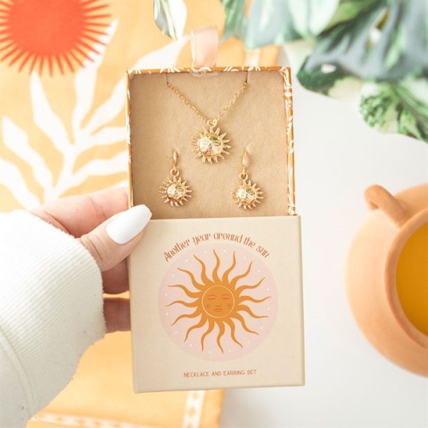 Conjunto de Pendientes y Collar «Sun»