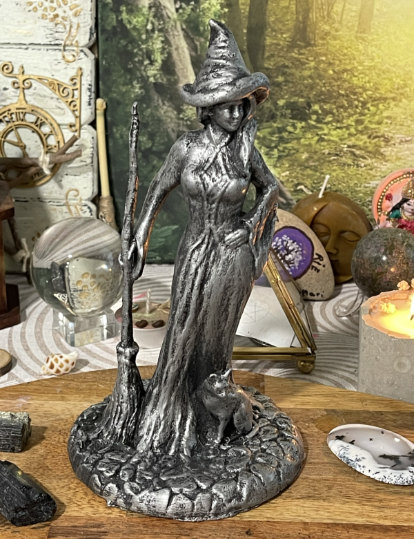 Figura en forma de Bruja