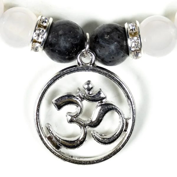 Pulsera labradorita y ágata blanca con om - Imagen 2