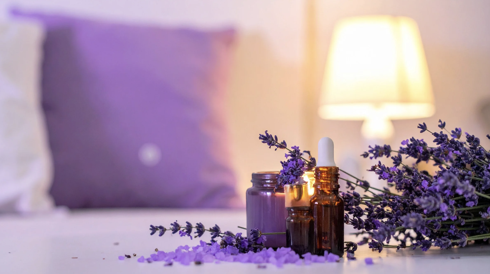 Aceite Esencial de Lavanda - Los Hechizos de Aurora Aceite esencial de lavanda para rituales de paz, amor y sanación