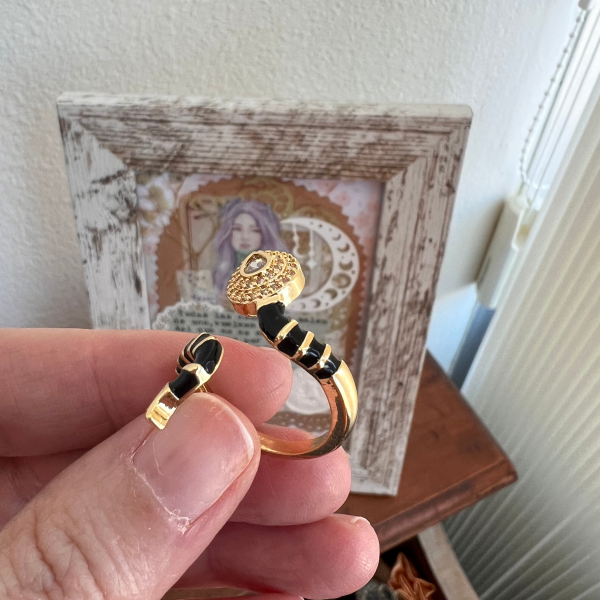 Anillo de acero dorado adaptable serpiente - Imagen 3