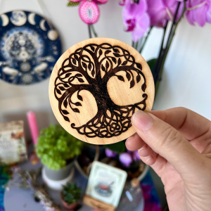 Tablita de Madera Grabada – Árbol de la Vida