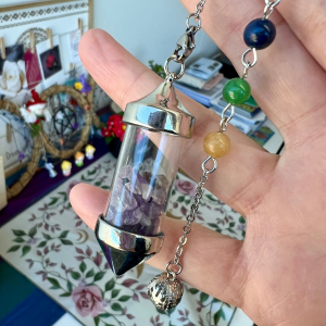 Péndulo Botella de Cristal con Amatistas y Piedras de los 7 Chakras