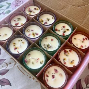 Vela Aromática con Pétalos de Rosa en Tarrito de Cristal