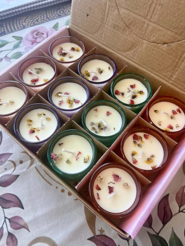 Vela Aromática con Pétalos de Rosa en Tarrito de Cristal